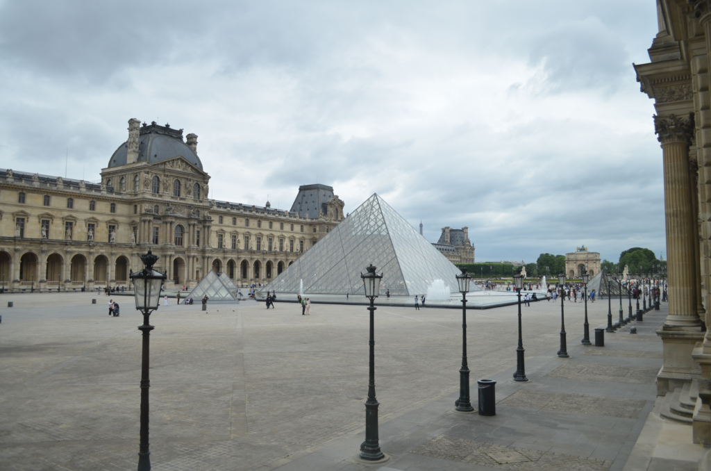Luwr Paryż